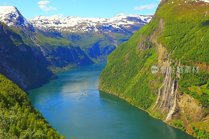 挪威盖兰格峡湾船和七姐妹瀑布