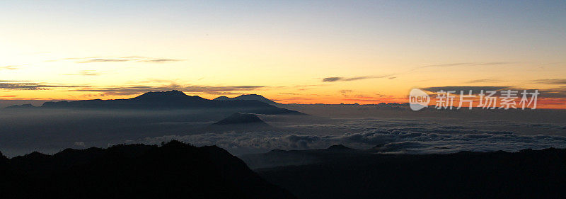 火山爆发，印度尼西亚