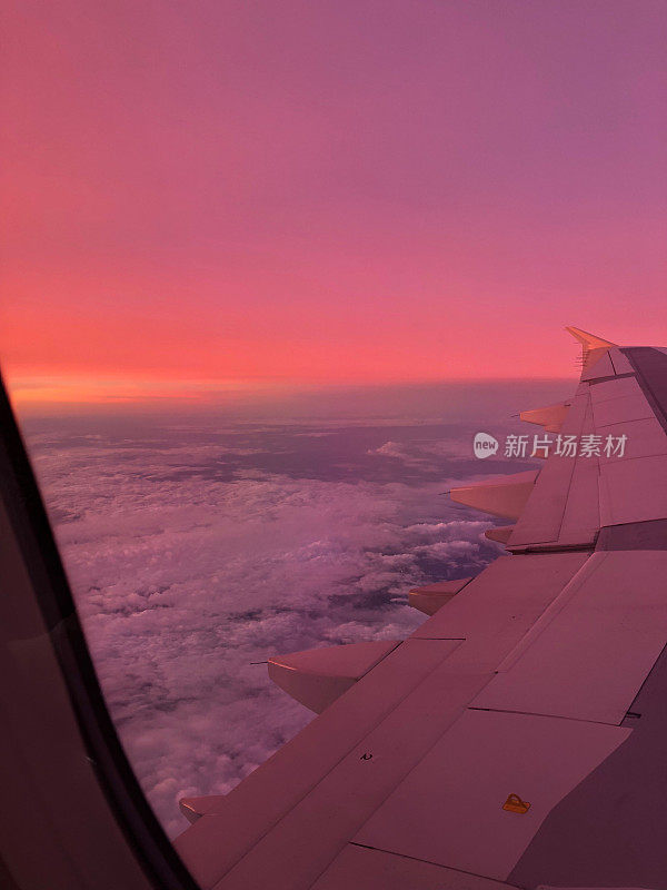 粉红色飞机日落