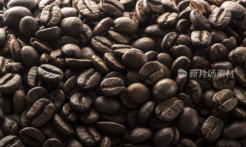 口感与令人垂涎欲滴的咖啡种子形成强烈对比