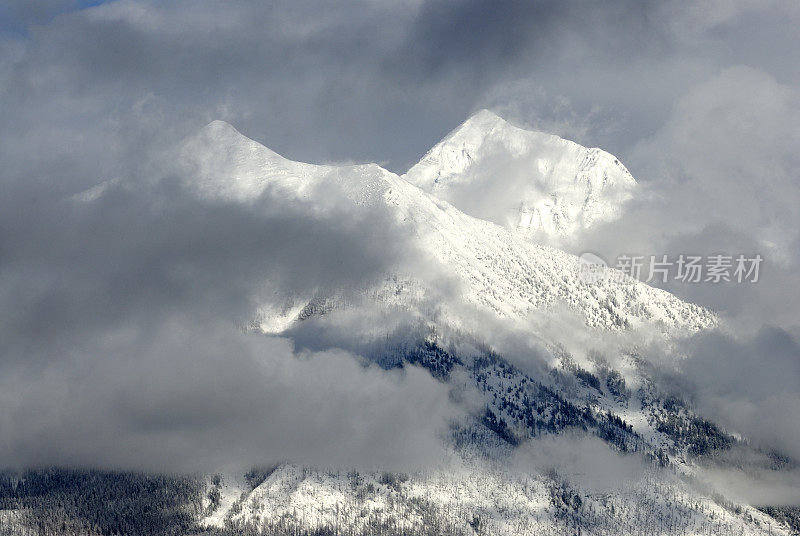 斯坦顿山和沃恩山