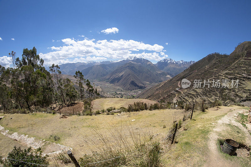 秘鲁乌鲁班巴省的山景