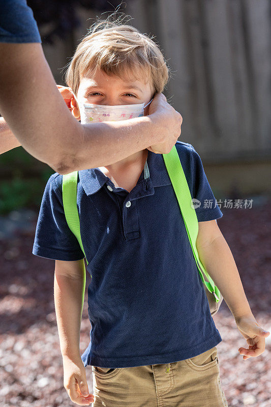 在流感大流行时期，儿童准备上学