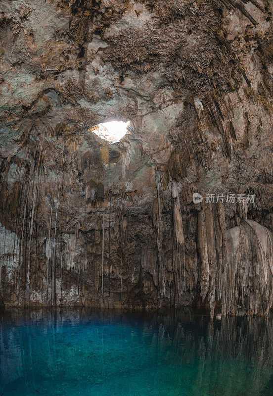 墨西哥尤卡坦的天然井风景