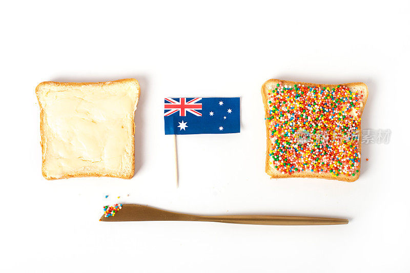 传统的澳大利亚童话面包在盘子孤立的白色背景