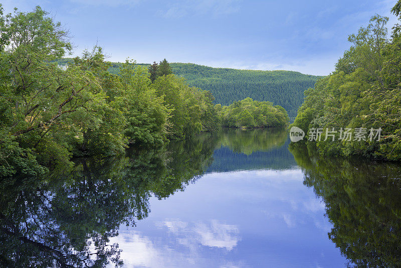 英国苏格兰高地的尼斯湖淡水湖