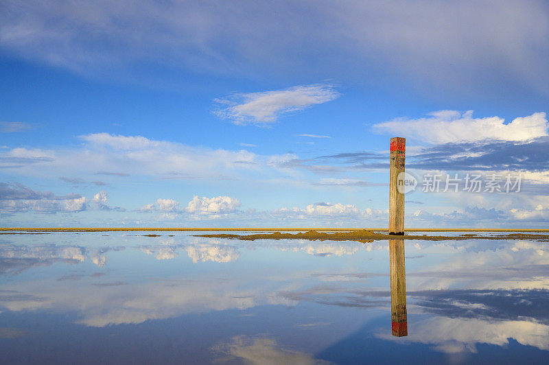 北海海滩特塞尔岛的海滩杆