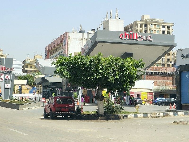 Chillout天然气和加油站，位于埃及纳斯尔市，加油站内有商店和餐馆，位于开罗塔亚兰街的K圈