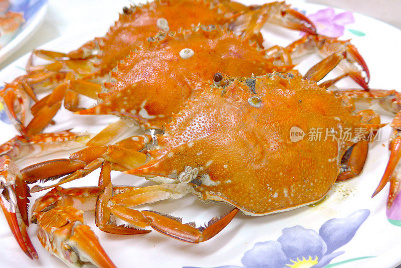 蒸螃蟹在盘子上的特写