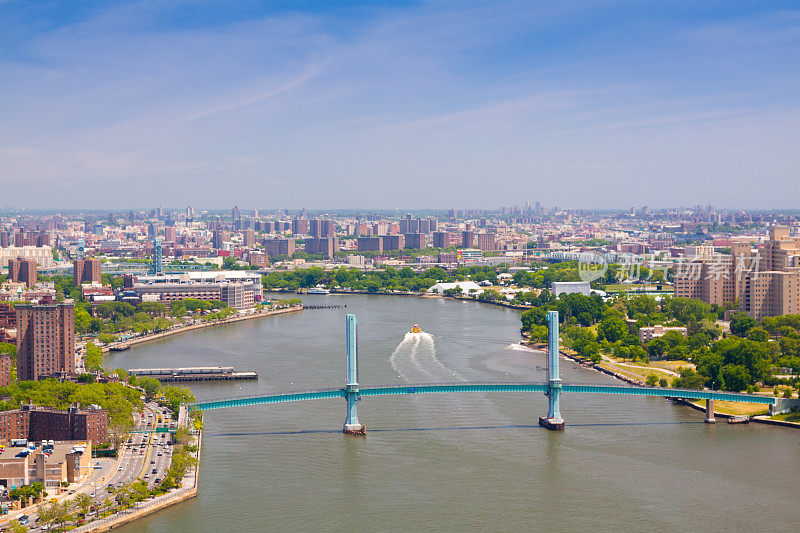 纽约天际线与曼哈顿上东区，沃德岛桥。