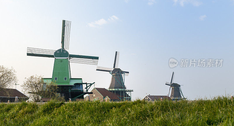 三个传统的荷兰风车