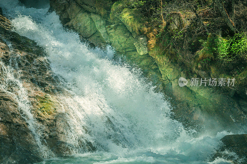 奥伯西门塔尔的西门法勒瀑布