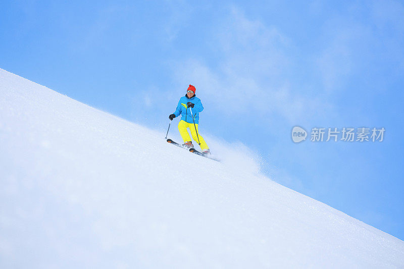 成熟男人滑雪，滑雪雕刻