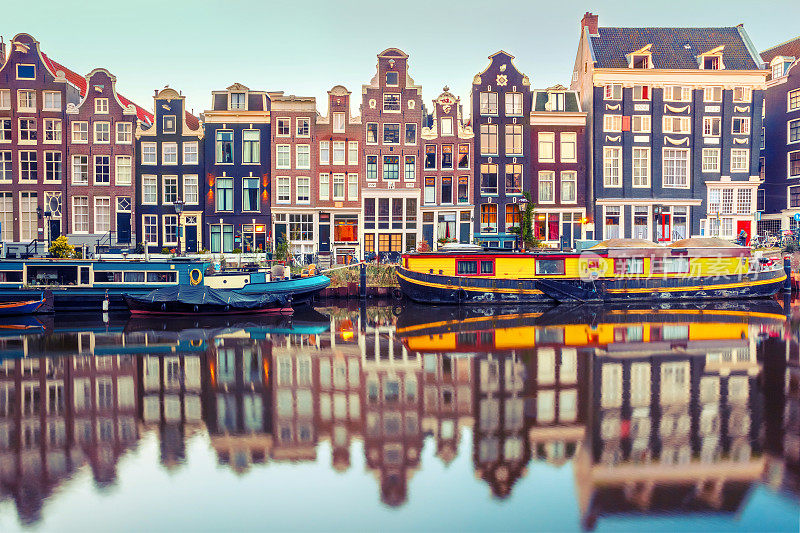 阿姆斯特丹运河Singel与荷兰房屋