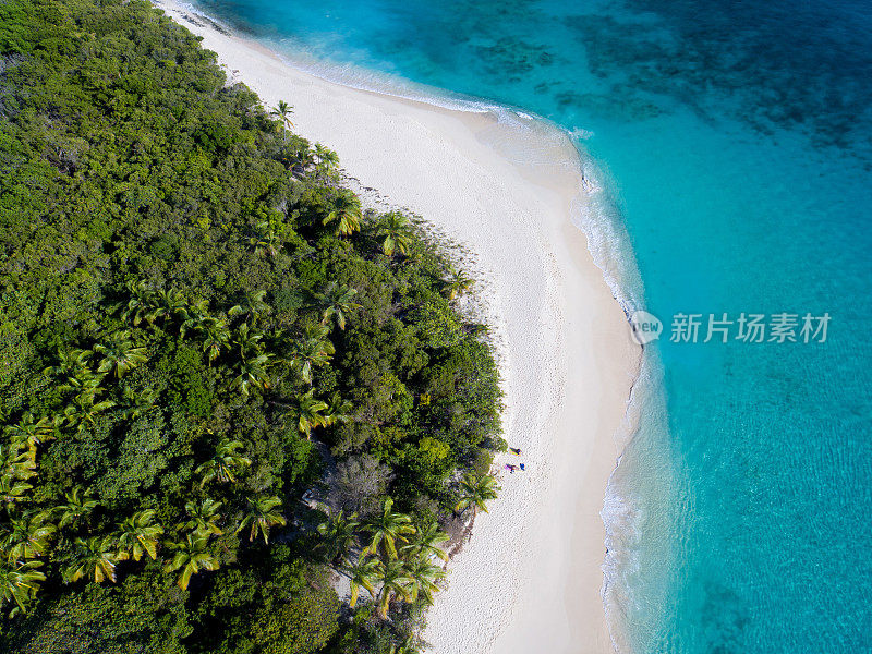 近距离鸟瞰图的桑迪礁，英属维尔京群岛