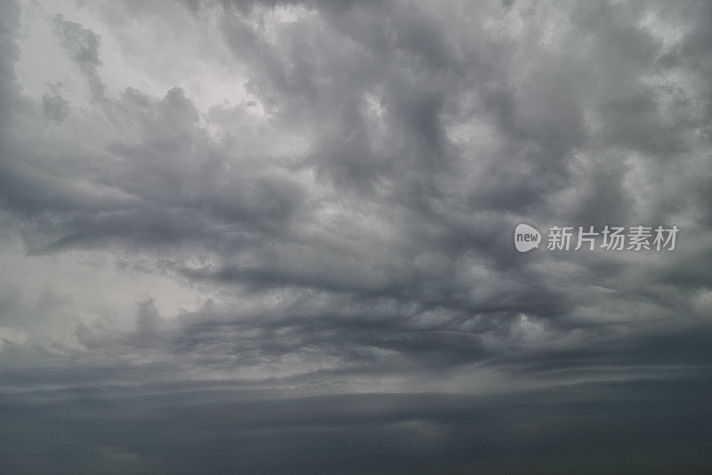 夏季风暴