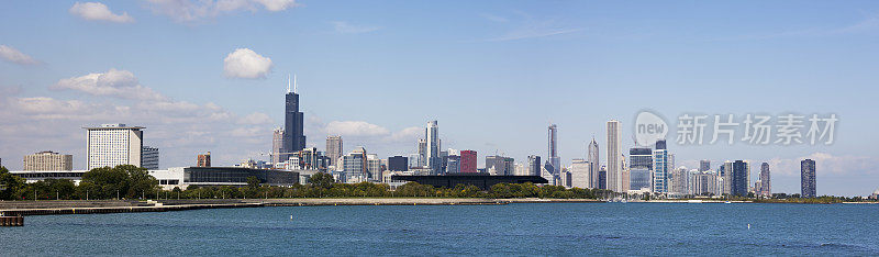 芝加哥天际线和麦考密克广场