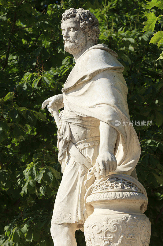巴黎杜伊勒里宫花园的汉尼拔雕塑