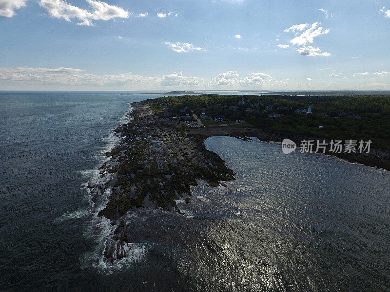 伊丽莎白角，缅因州，两盏灯，灯塔，岩石海岸线，无人机视角