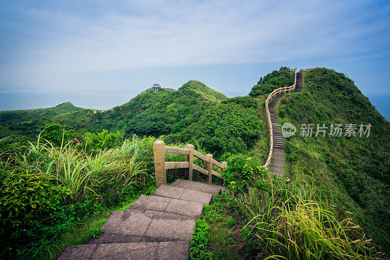 单路翻山越岭