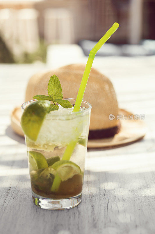 清凉夏季鸡尾酒