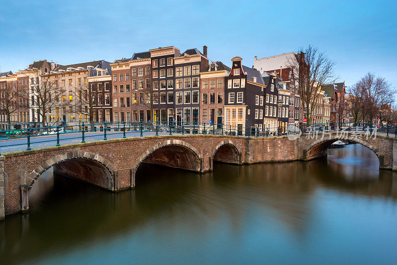 阿姆斯特丹黄昏运河，荷兰