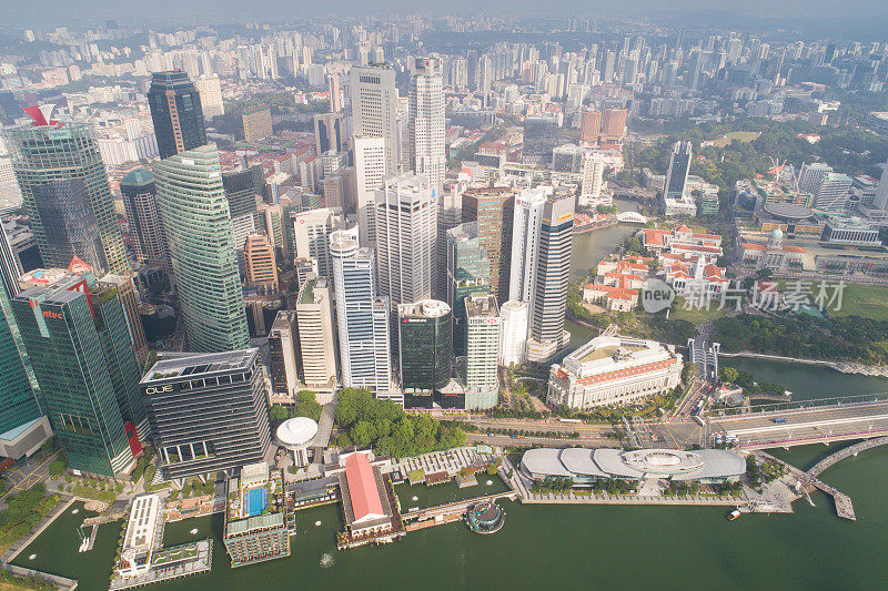 空中视野的城市天际线在新加坡市中心CBD中心