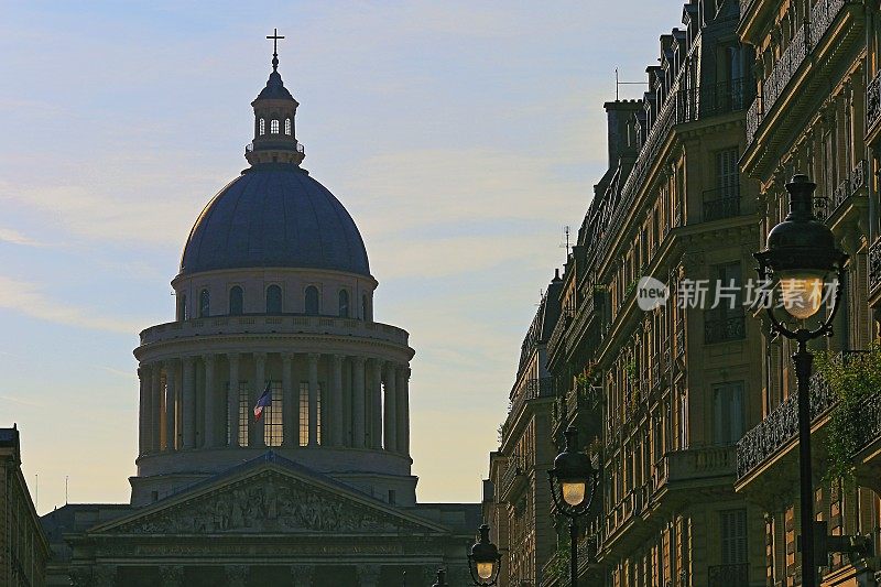 万神殿穹顶和日落时的法国建筑-巴黎，法国