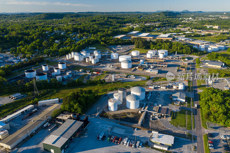 鸟瞰图的石油管道分配设施在诺克斯维尔，田纳西州。
