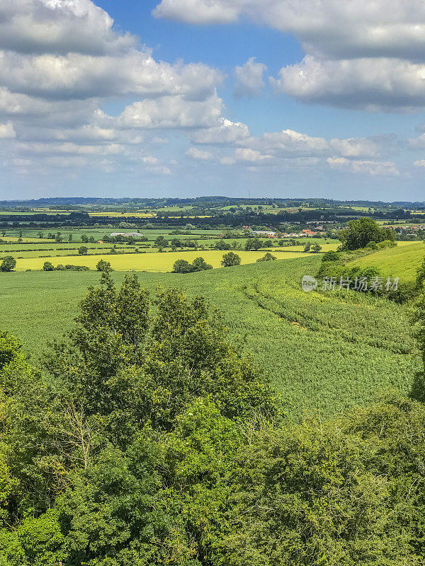 伯顿达塞特山俯瞰英国风景，英国中部的沃里克郡