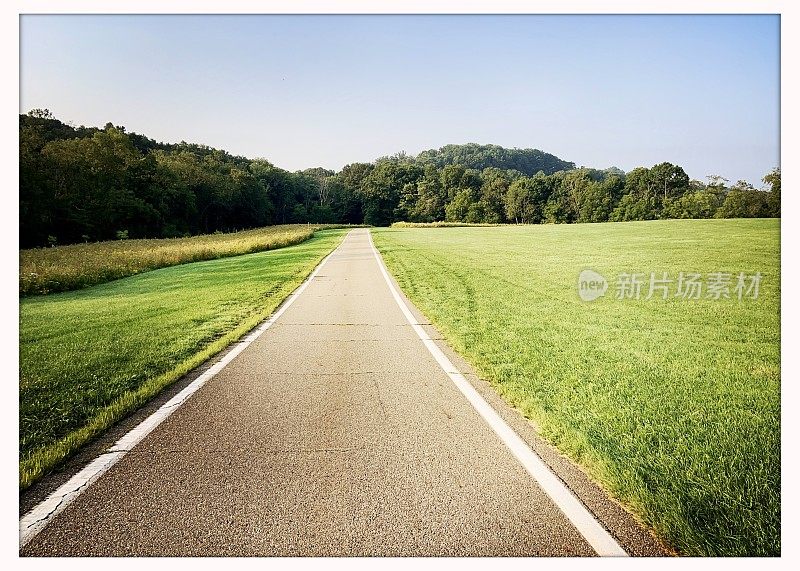 匹兹堡哈特伍德英亩公园的开阔田野和草地