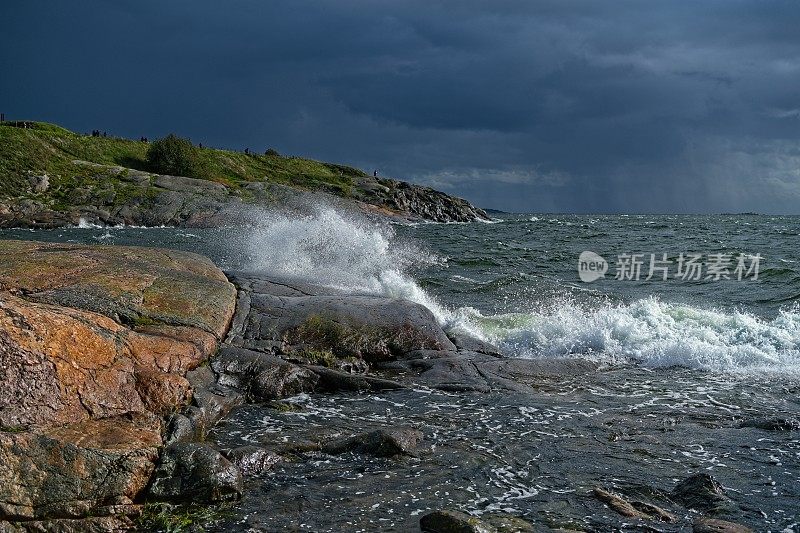 波涛汹涌的海面