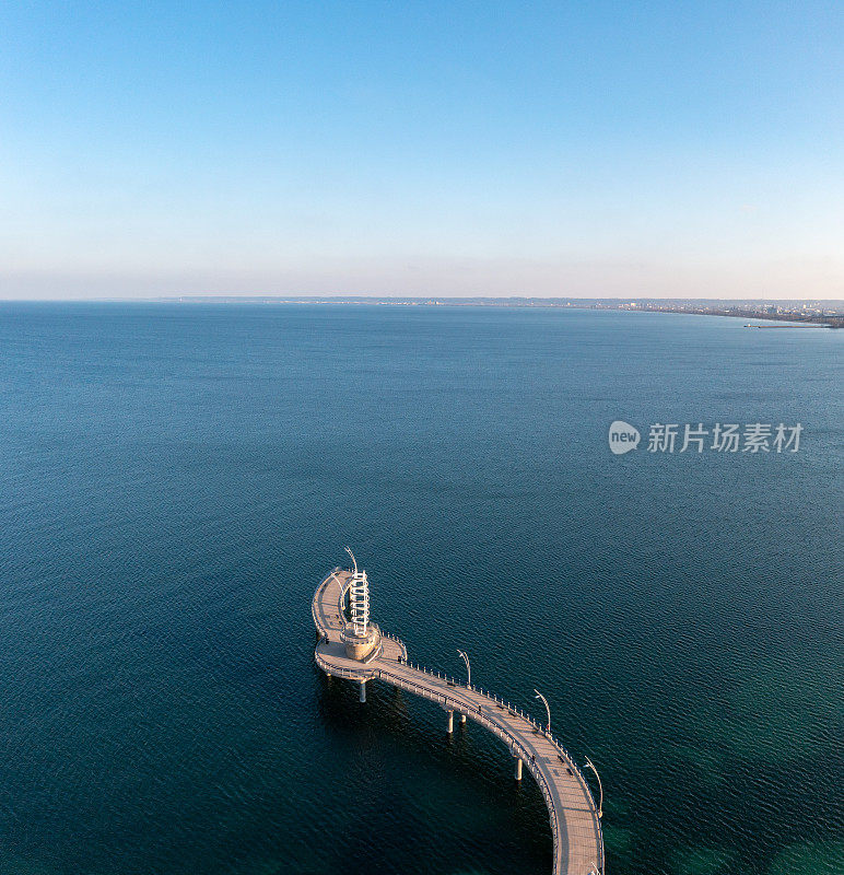 布兰特街码头和安大略湖的鸟瞰图，伯灵顿，加拿大