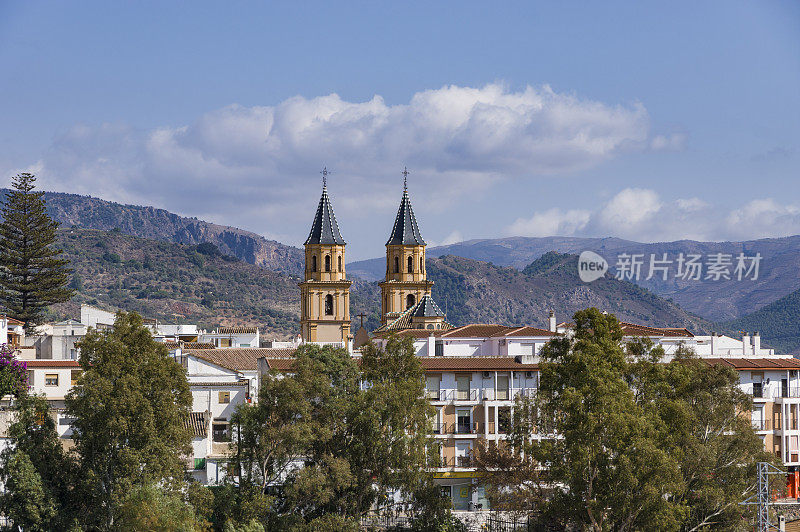 奥尔吉瓦镇位于西班牙格拉纳达省阿尔普贾拉斯
