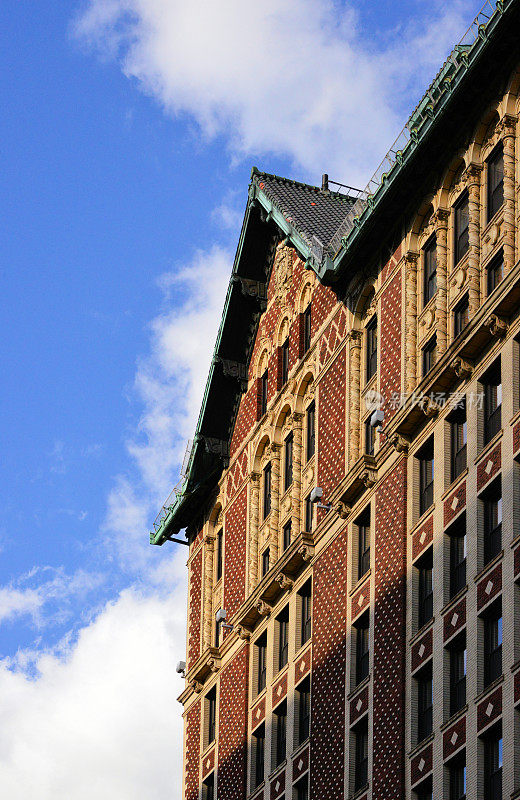 大威斯康辛，新哥特式装饰的红砖建筑，密尔沃基，威斯康星州，美国