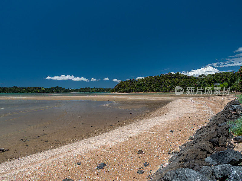 新西兰群岛湾海岸线