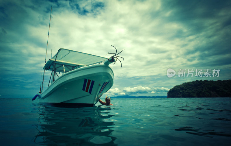 哥斯达黎加的一艘小型渔船