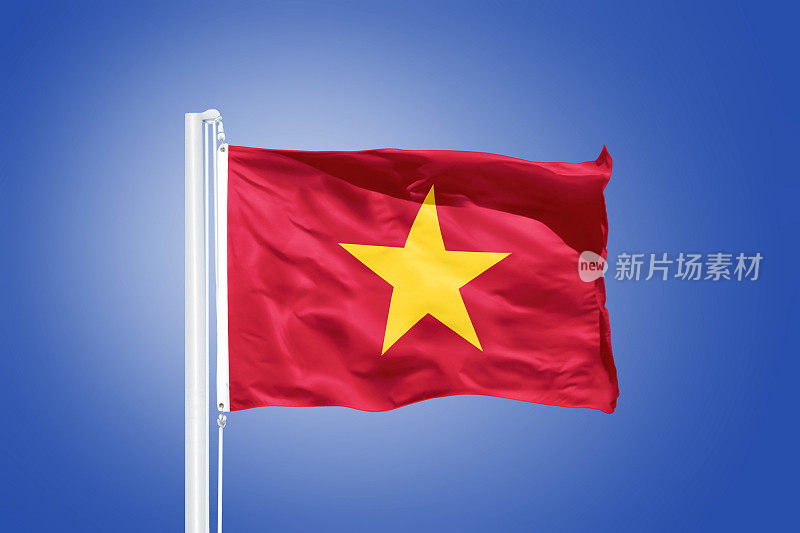 蓝天下飘扬的越南国旗