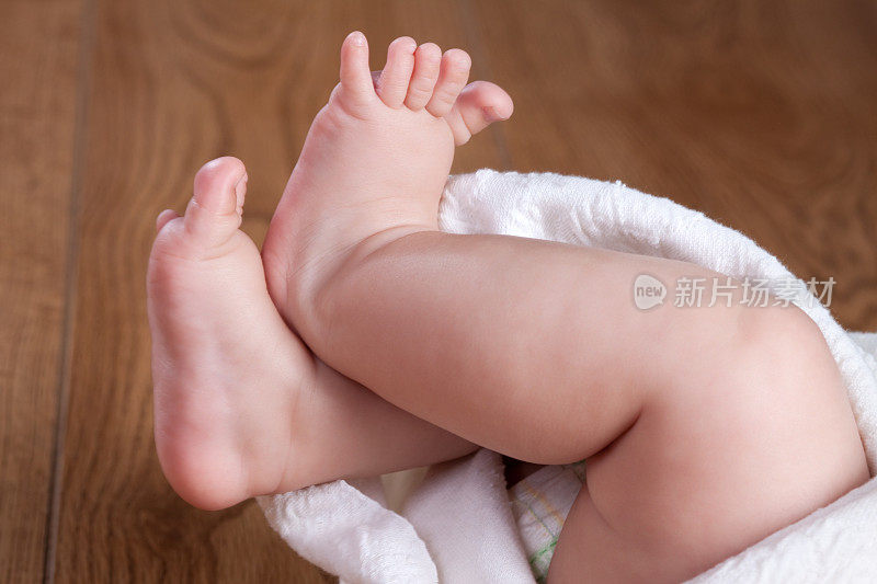 婴儿的腿和脚