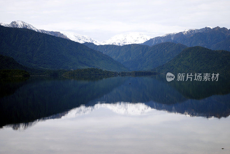 卡尼埃湖，韦斯特兰地区，新西兰