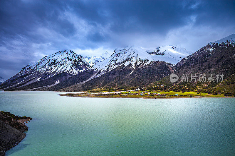 雪山湖