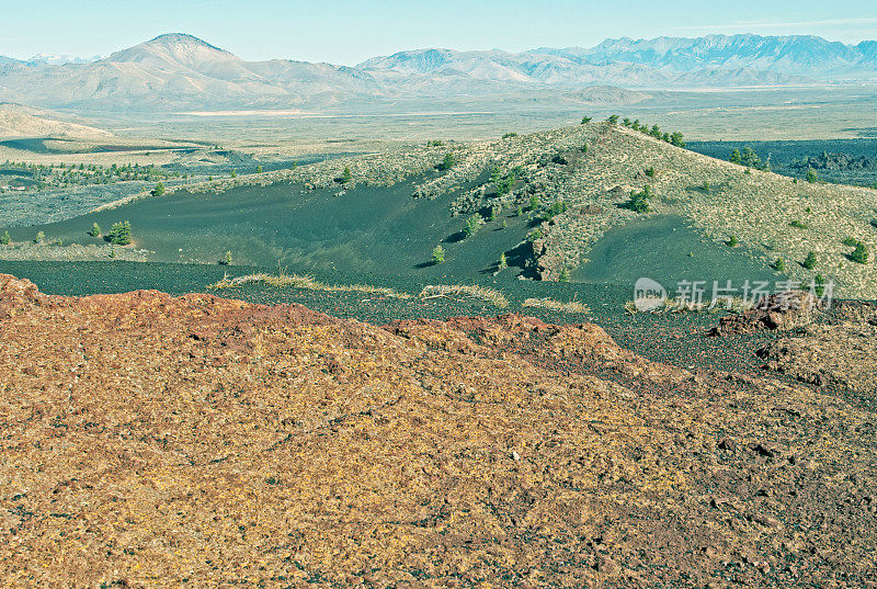 爱达荷州纳特尔公园月球火山口的熔岩流