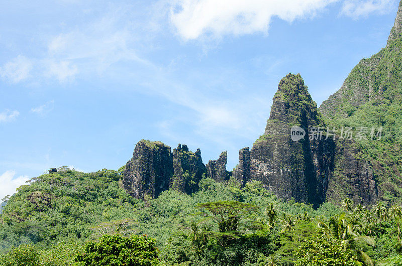 莫雷阿岛上的山脉