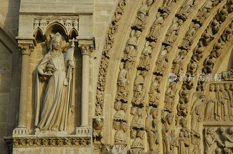 巴黎圣母院正面雕塑