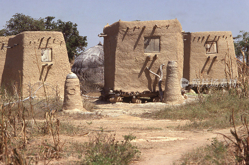 非洲布基纳法索北部萨赫勒地区的传统粮仓