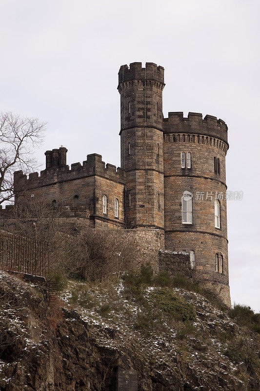 位于苏格兰爱丁堡卡尔顿山顶的城堡