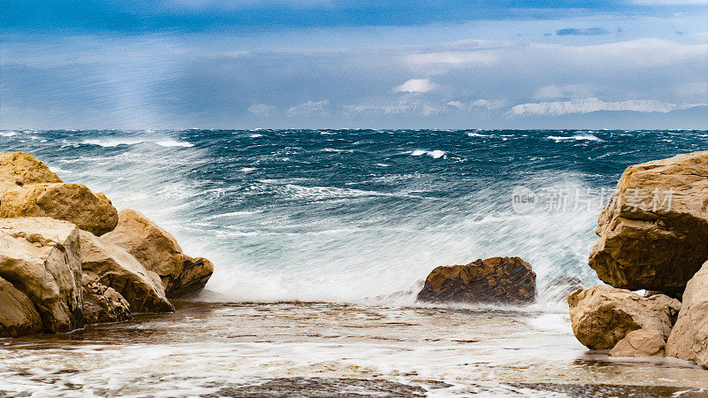 浪溅