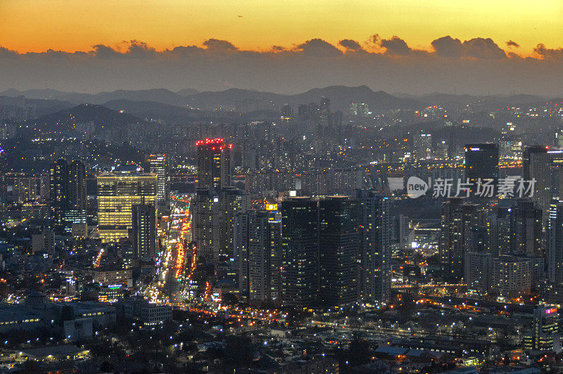 日落时的首尔城市景观和城市天际线