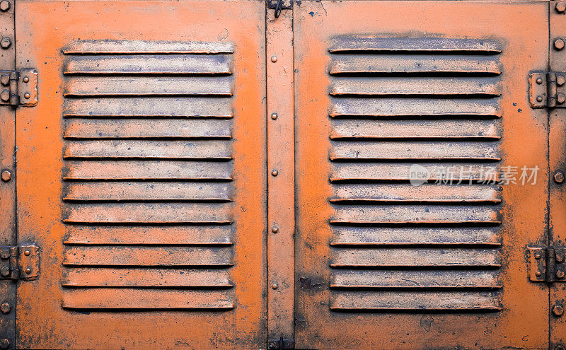 生锈的金属门-工业家具，复古风格
