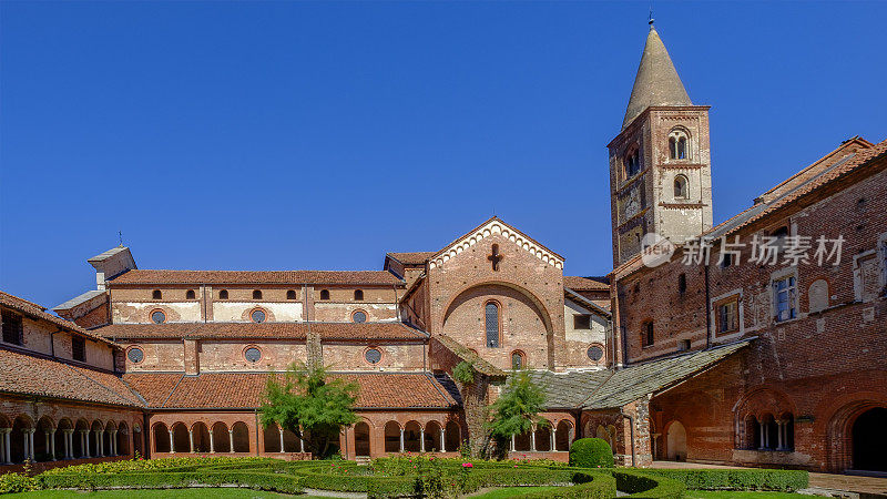 斯塔法尔达修道院(圣玛丽亚迪斯塔法尔达)，西多会修道院建立于1135年。意大利北部山麓,